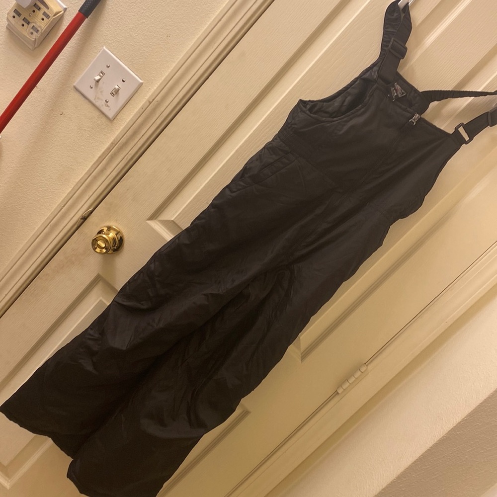 Black snow pants